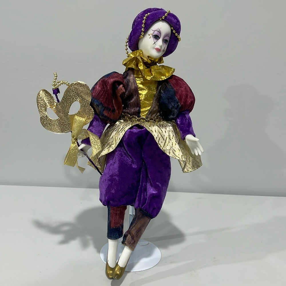 Dancing Musical Masquerade Pierrot Doll Christmas Around the World